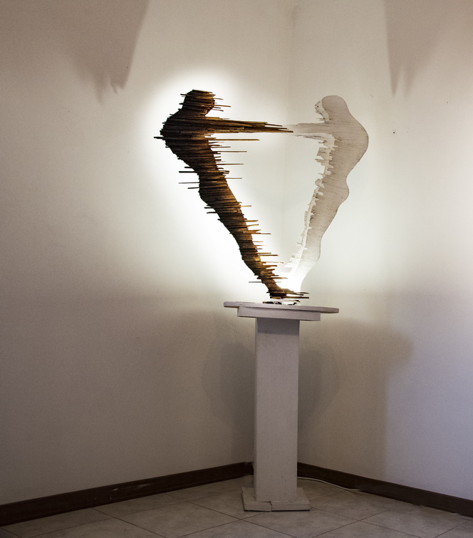 Stefano Cianti, Dinamico equilibrio, banbù e plexiglass, cm 100x100, 2022